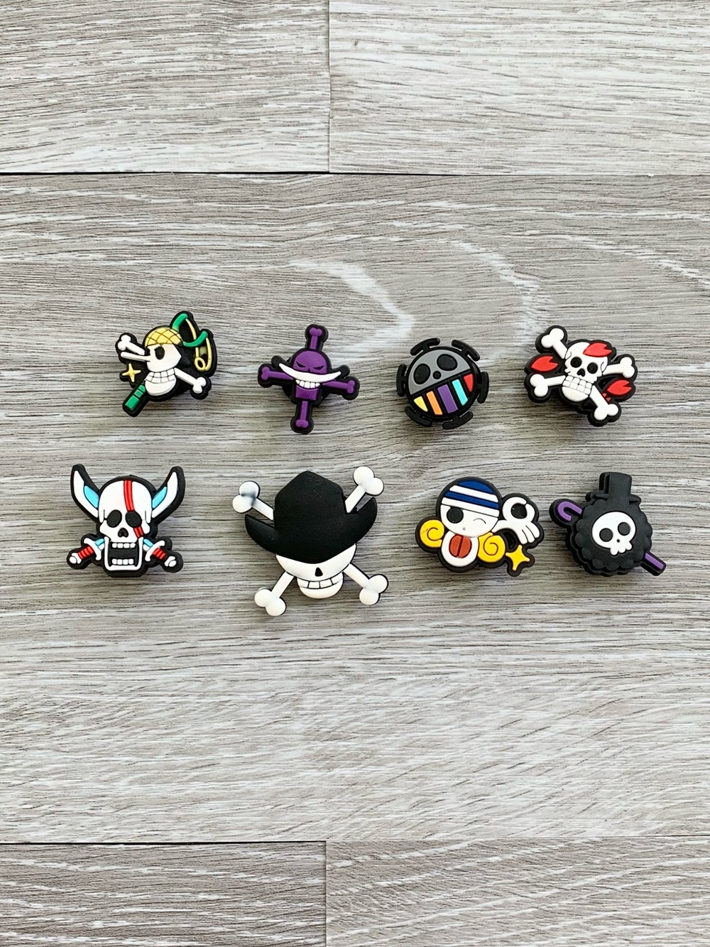 One Piece 8 pcs. Logo Usopp Nami Robin Brook Anime Shoe Charms